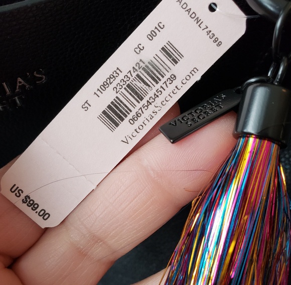 VICTORIA SECRET TOTE BAG NEW WITH/ CHARM - Picture 5 of 8